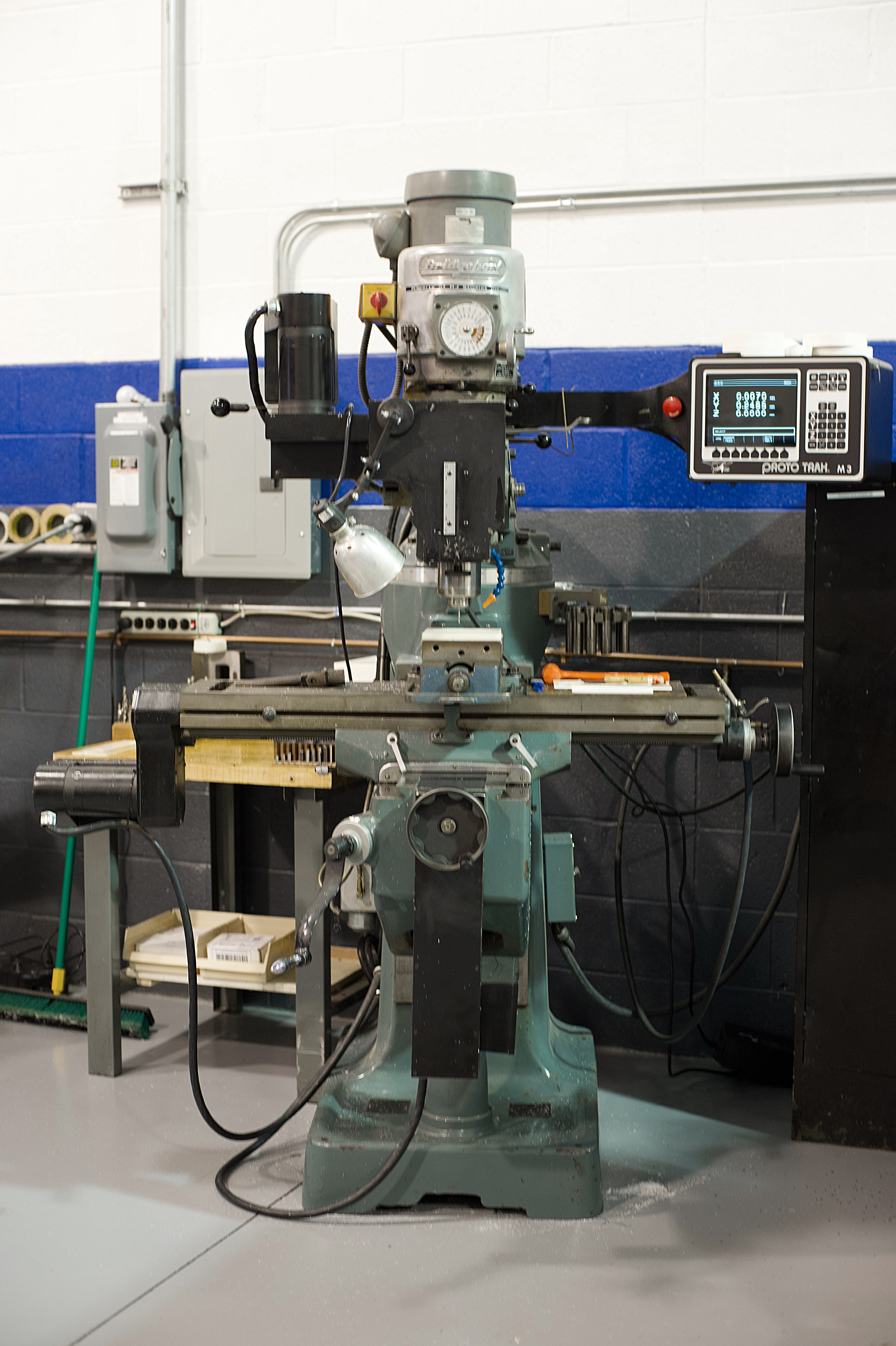single_tool_programmable_cnc_machine